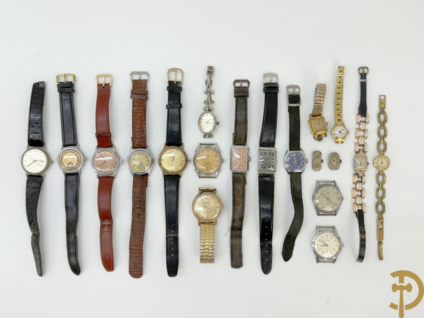 Zeventien vintage dames- en heren polsbandhorloges + 2 binnenwerken