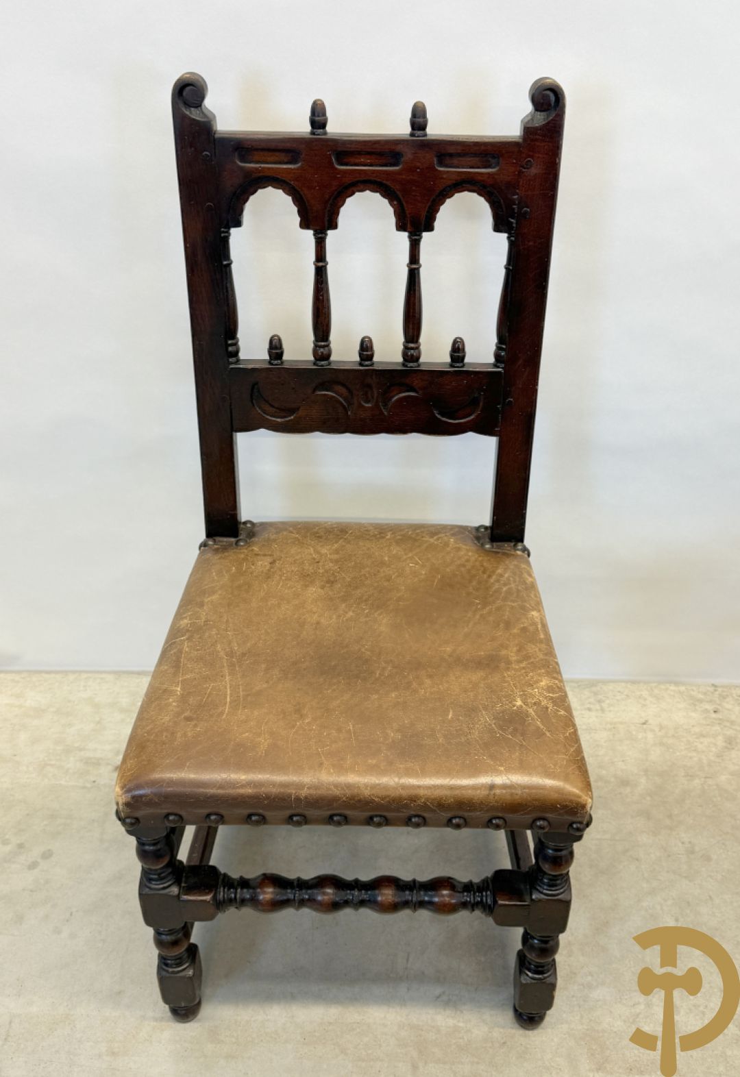 Grote massief eiken openklapbare gatelegg tafel + 6 Engelse eiken stoelen met lederen zitting