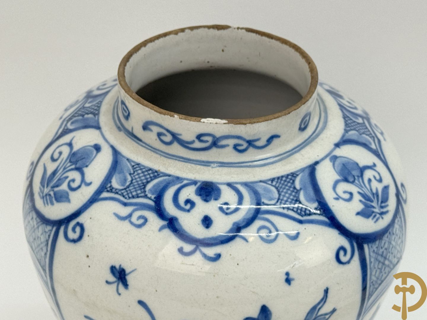 Lot 18e faience tegeltjes w..o. Delfts en Vlaams + Delftse potiche