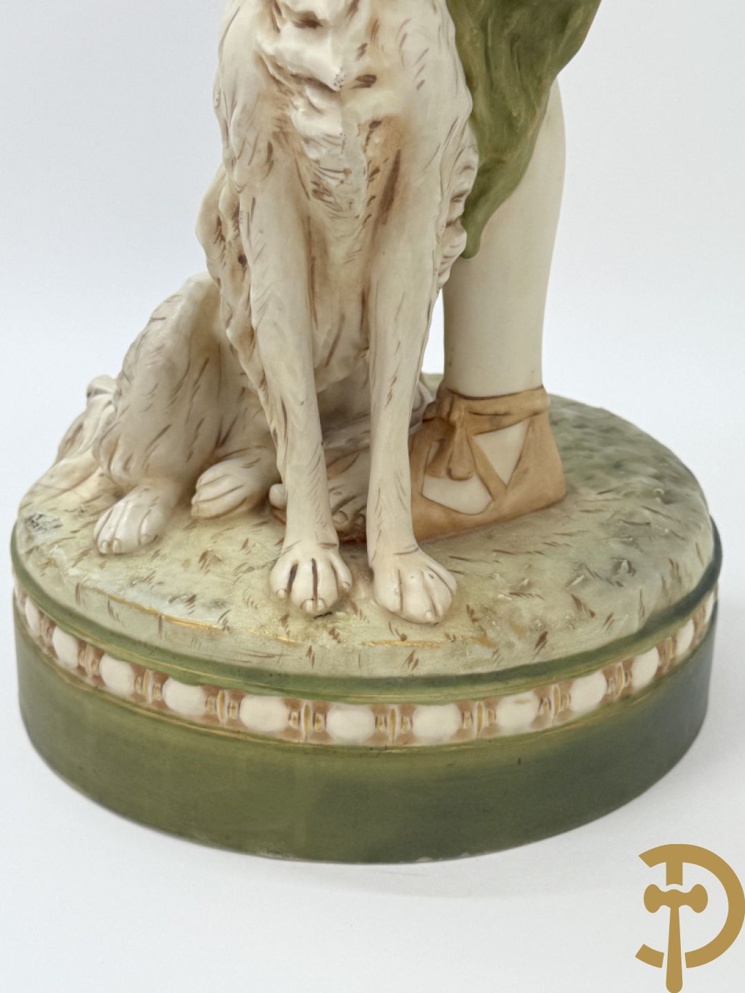 Royal Dux beeld van jager met hond en vogel in de hand