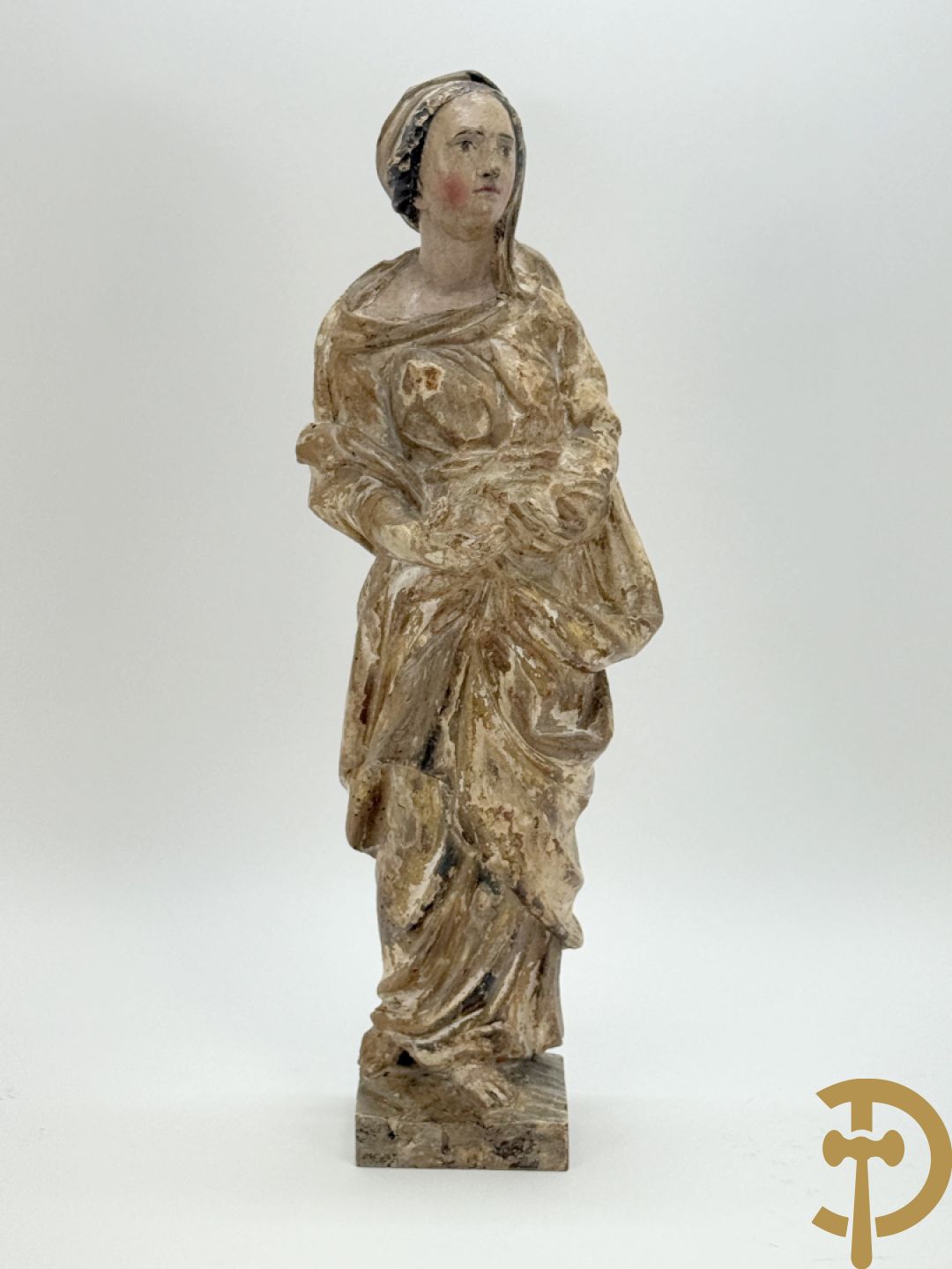 Gepatineerde en gepolychromeerde houtgesculpteerde Madonna, 18e
