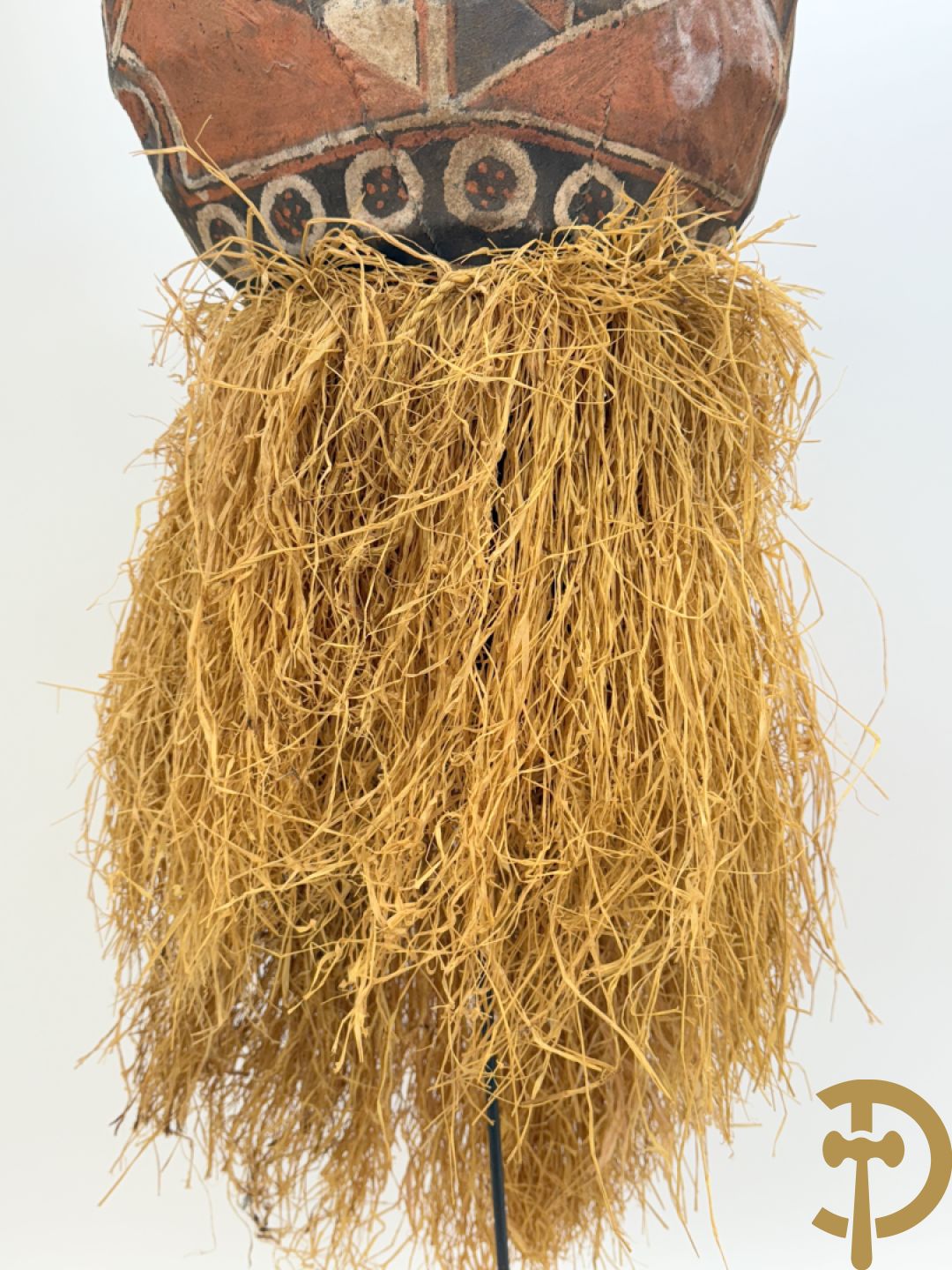Afrikaans Yaka masker met raffia