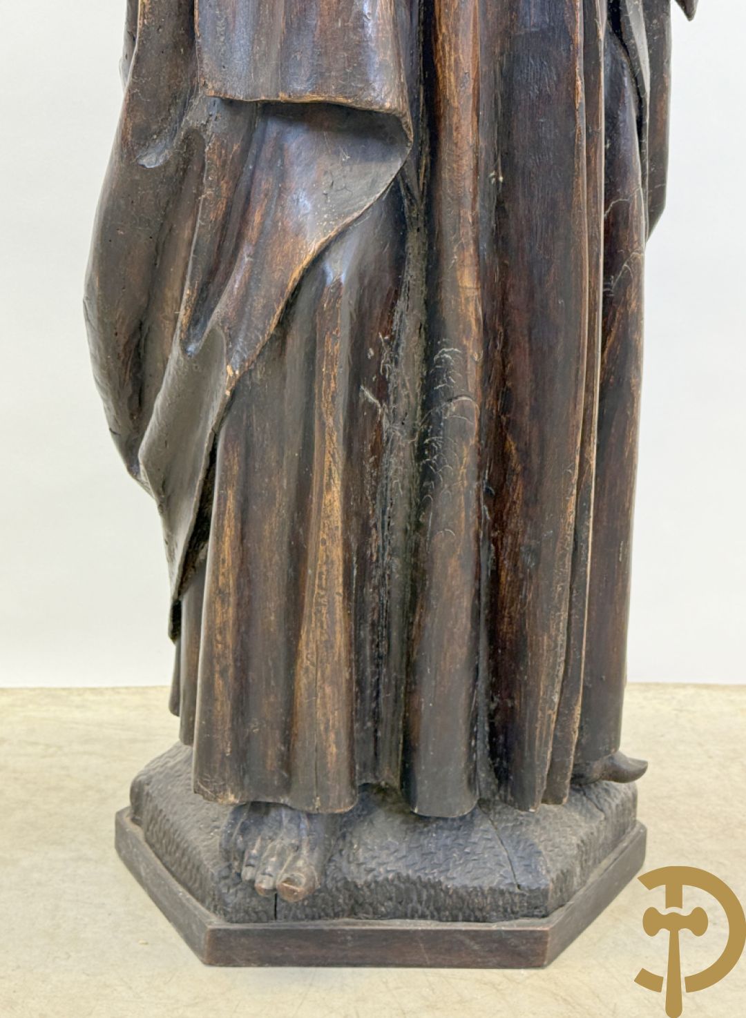 Vlaamse houtsculptuur van apostel, 18e