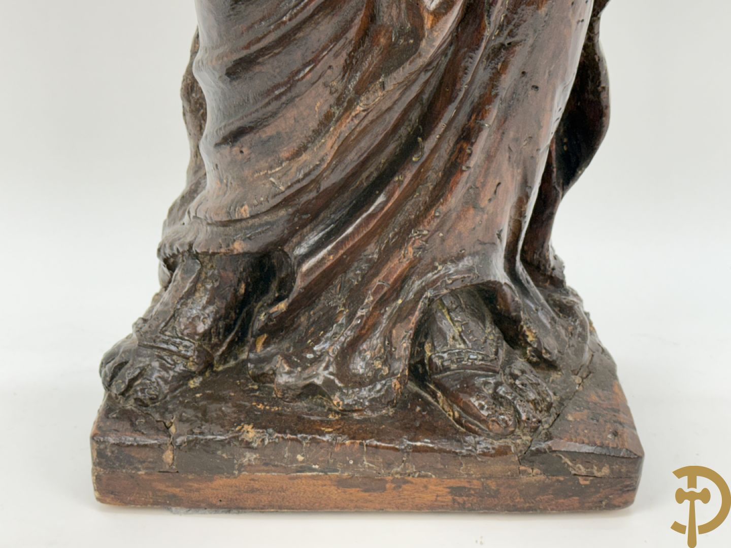 Houtgesculpteerde antieke religieuse voorstelling van evangelist, 18e