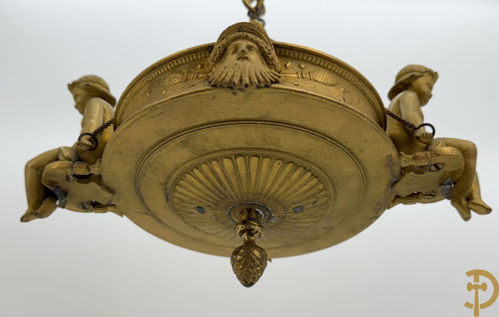 Vuurverguld bronzen hall lantaarntje met zittende cupido