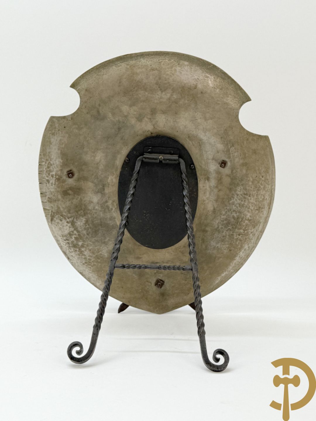 Souvenir de Guerre 1914/1918, Chromé basrelief met handgesmede eikenblad troffee en portret van een soldaat