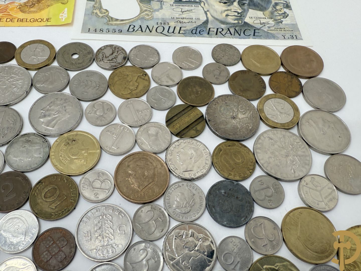 Verzameling munten Belgisch, Duits en Frans + verzamelmapje munten met Dirk Frimout uit 1992 + ingepakte eerste euro minikit + oude bankbiljetten van Frankrijk en België
