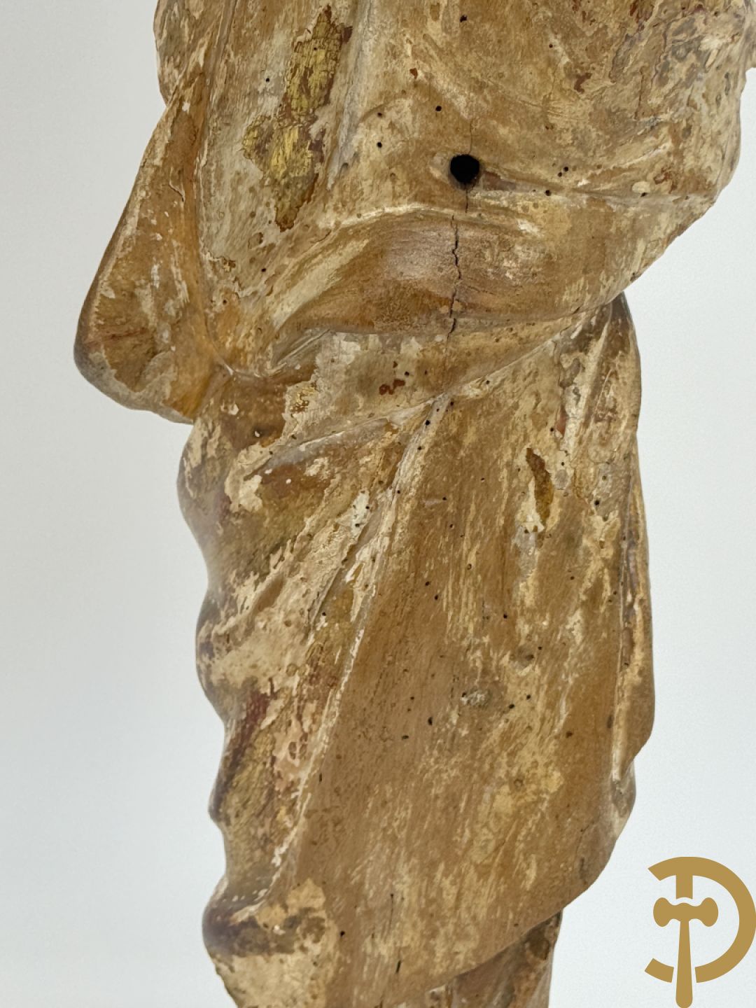 Gepatineerde en gepolychromeerde houtgesculpteerde Madonna, 18e