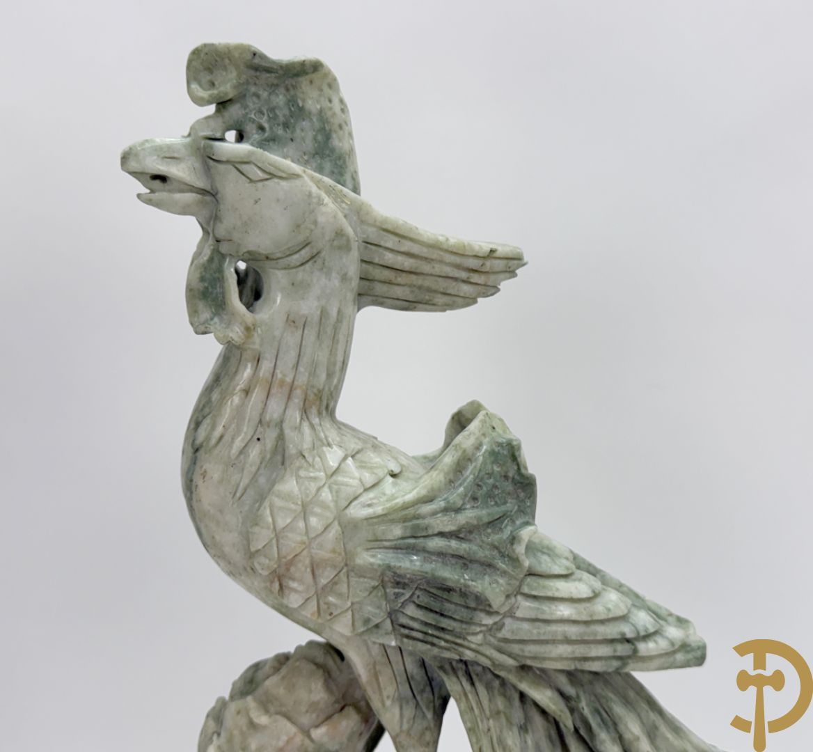 Paar gesculpteerde fenixvogels in jadeïet
