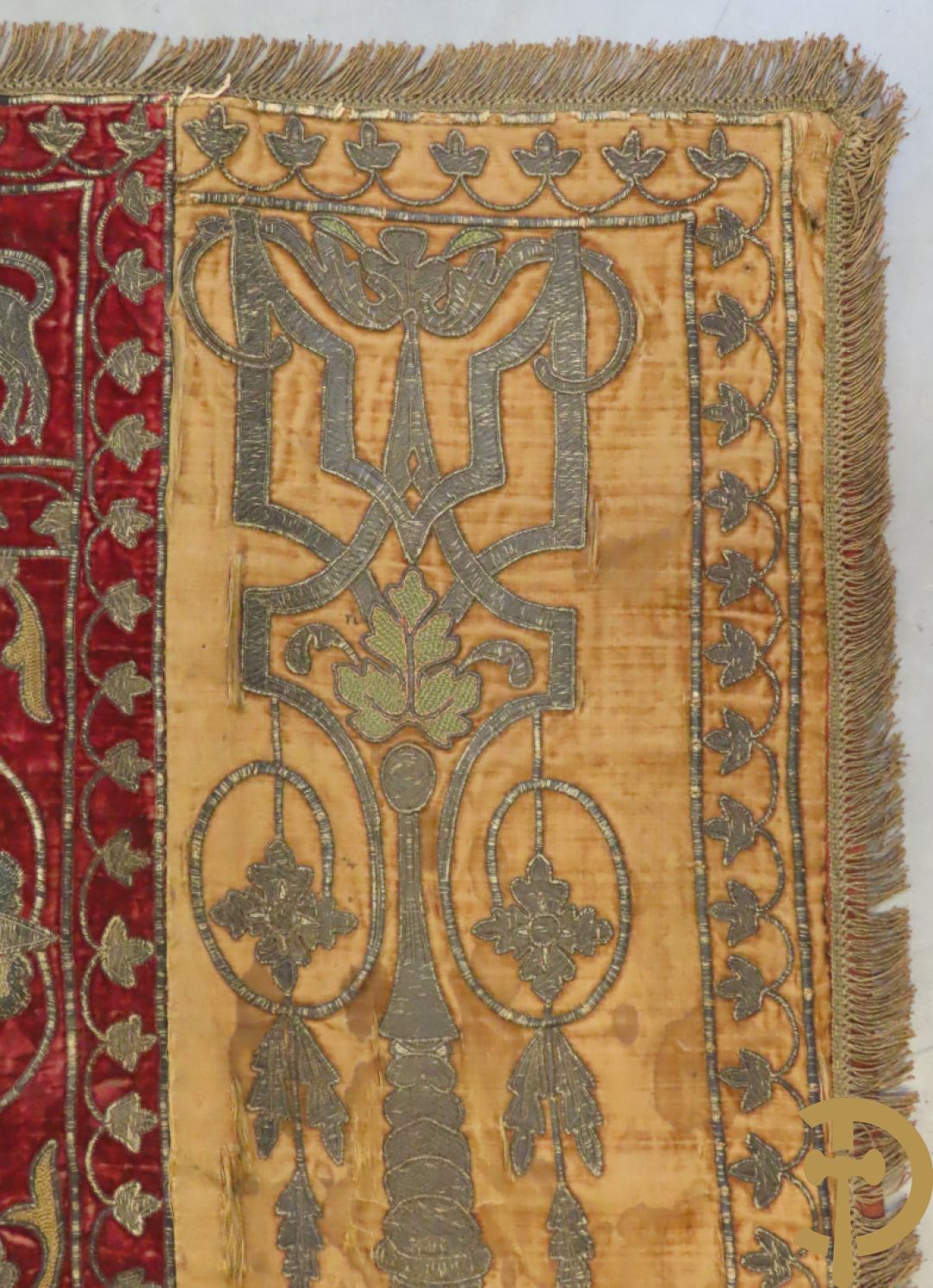 Vroege 19e tapisserie met brocaat van korenaren, paradijsvogels en bloemenmotieven