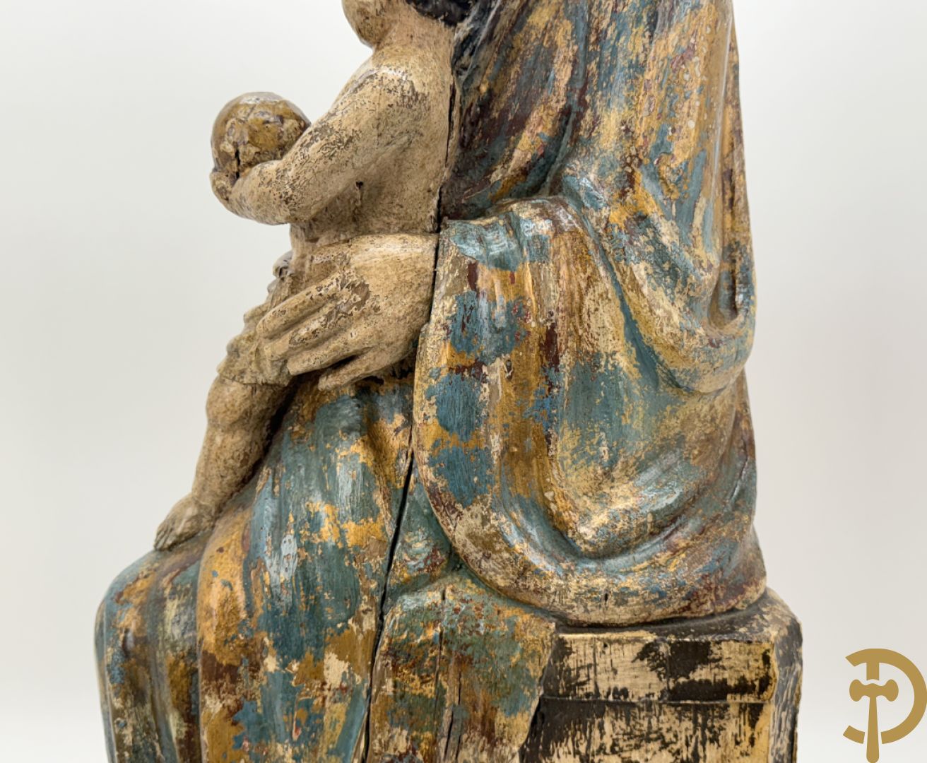 Houtsculptuur gepolychromeerde zittende Madonna met kind op de schoot, Zuid Europees