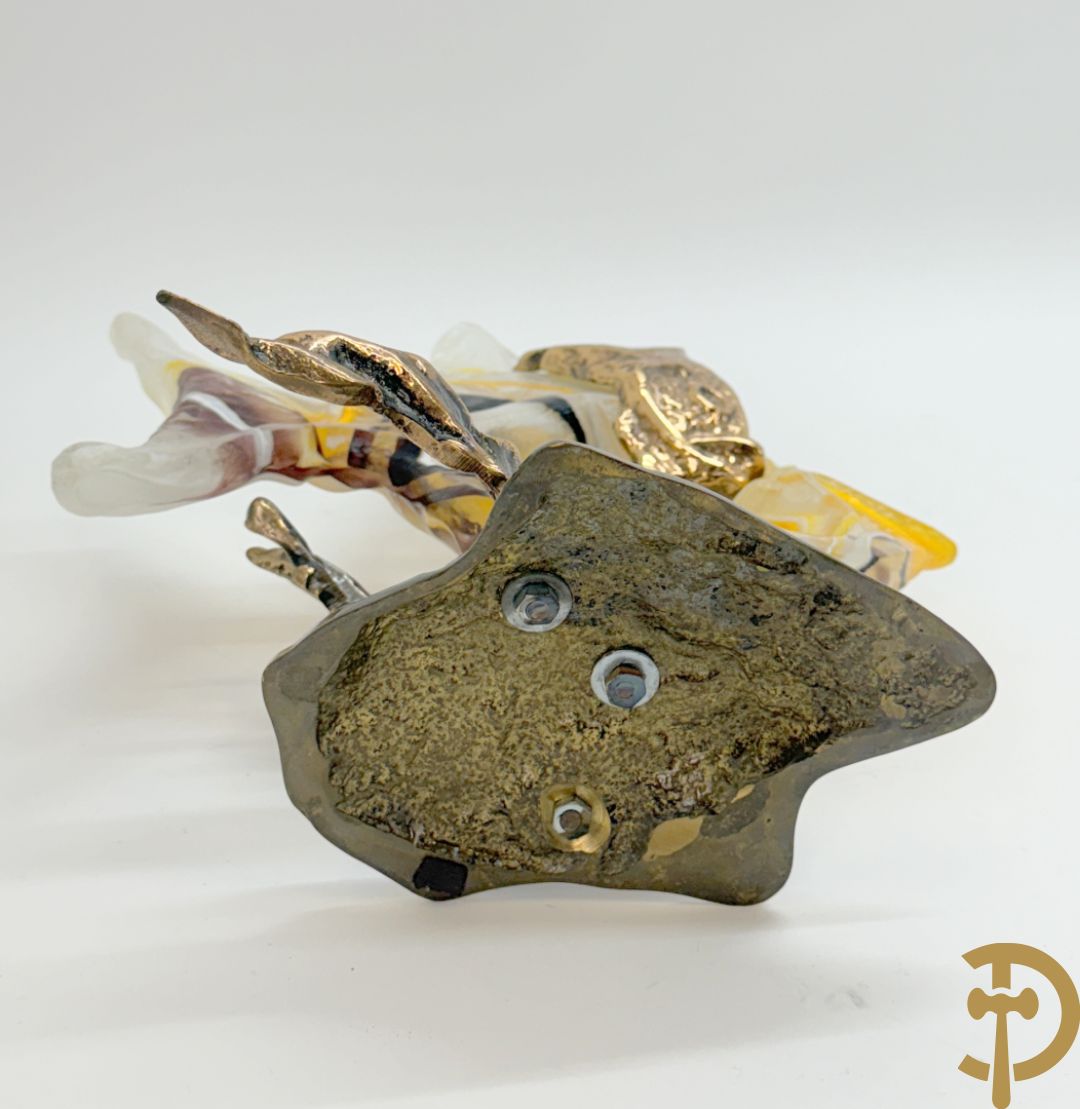 LOHE getekend - Surrealistische kopersculptuur met glas in de vorm van een vis
