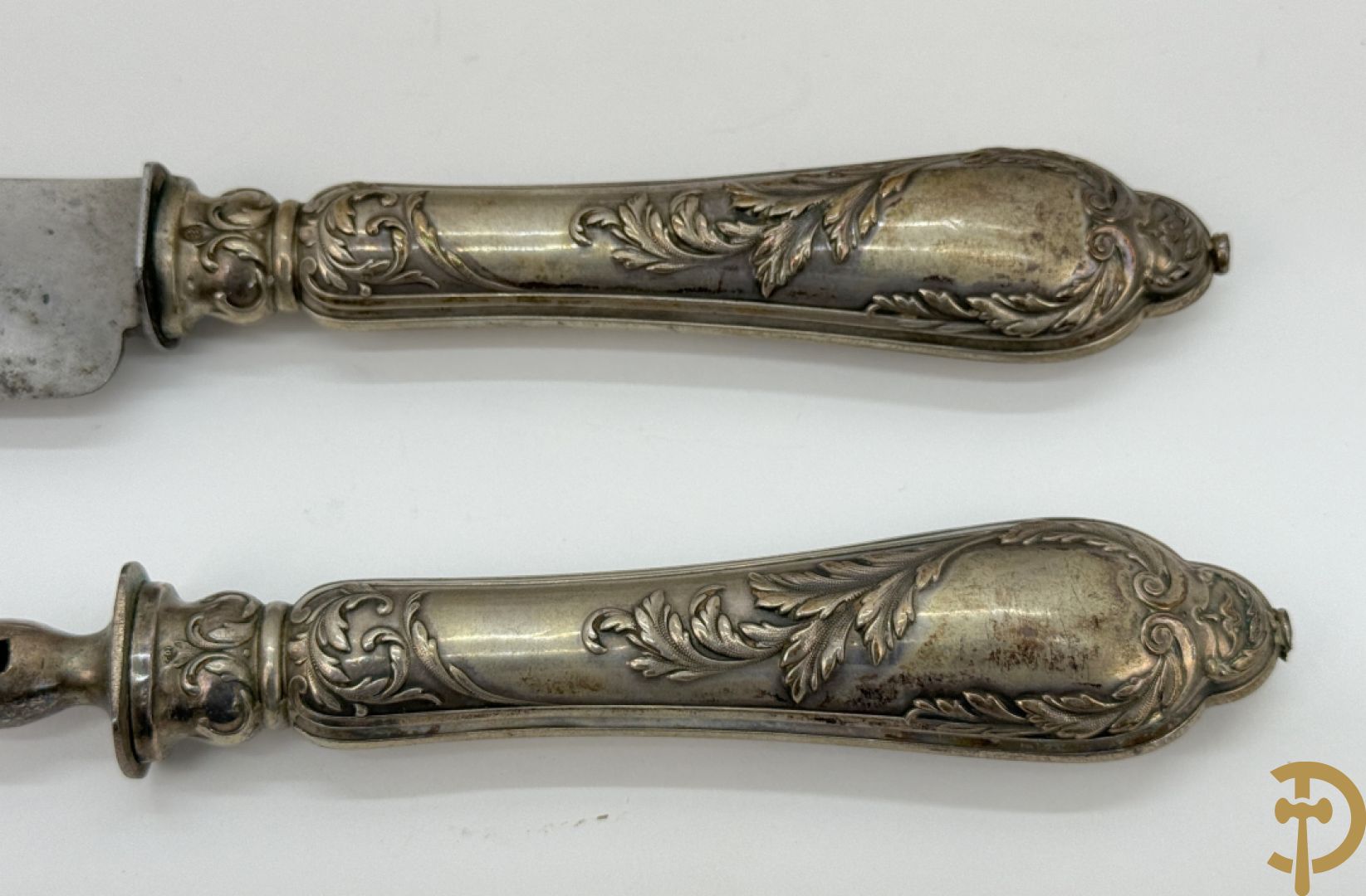 Wildbestek met massief zilveren handvaten en geajoureerd lemmet, Louis XV stijl