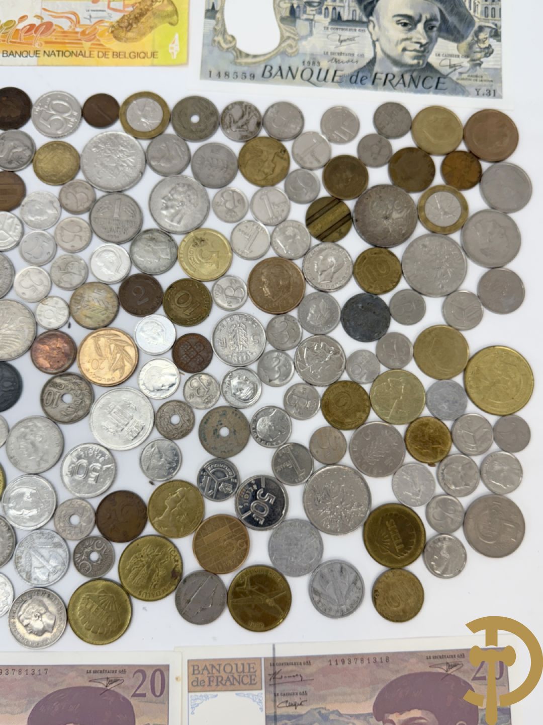Verzameling munten Belgisch, Duits en Frans + verzamelmapje munten met Dirk Frimout uit 1992 + ingepakte eerste euro minikit + oude bankbiljetten van Frankrijk en België