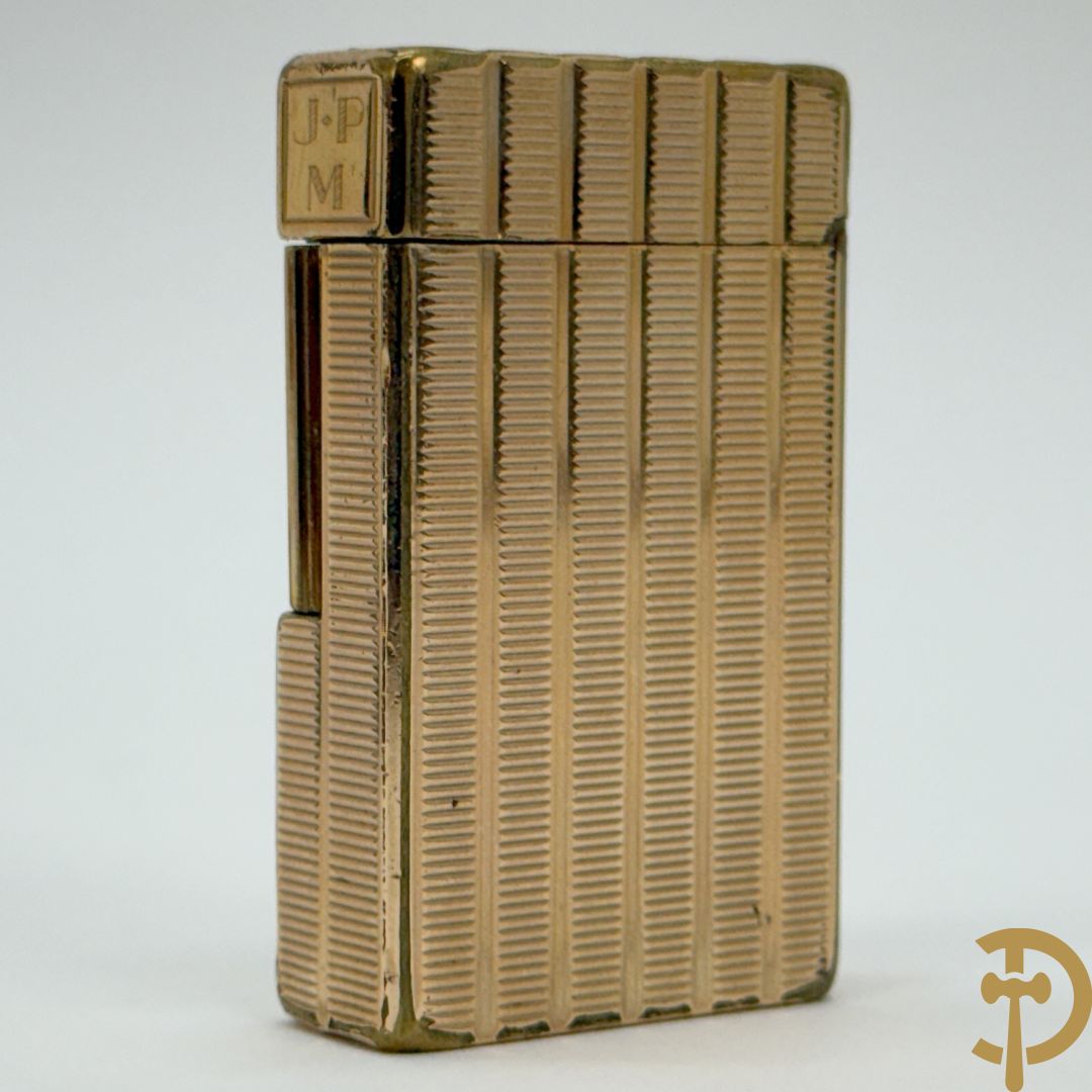 Vergulde aansteker S.T. Dupont met lijnmotieven, serienummer "954BEC" - in etui