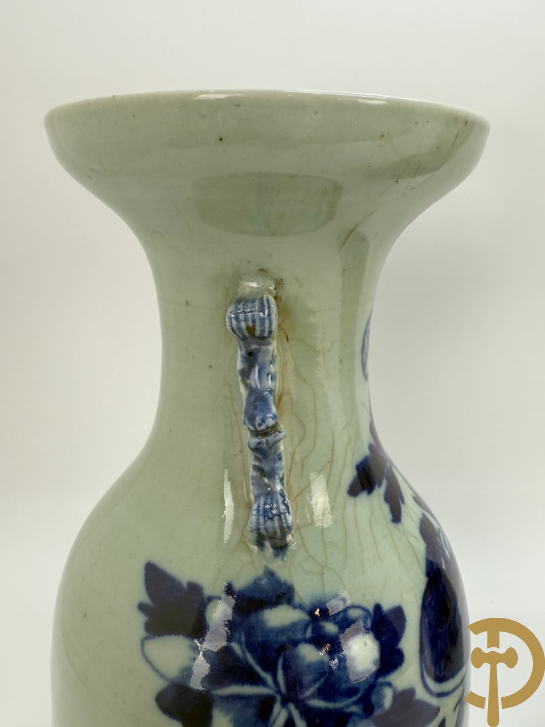 Paar Chinese porseleinen blauw/wit vazen met bloemendecor