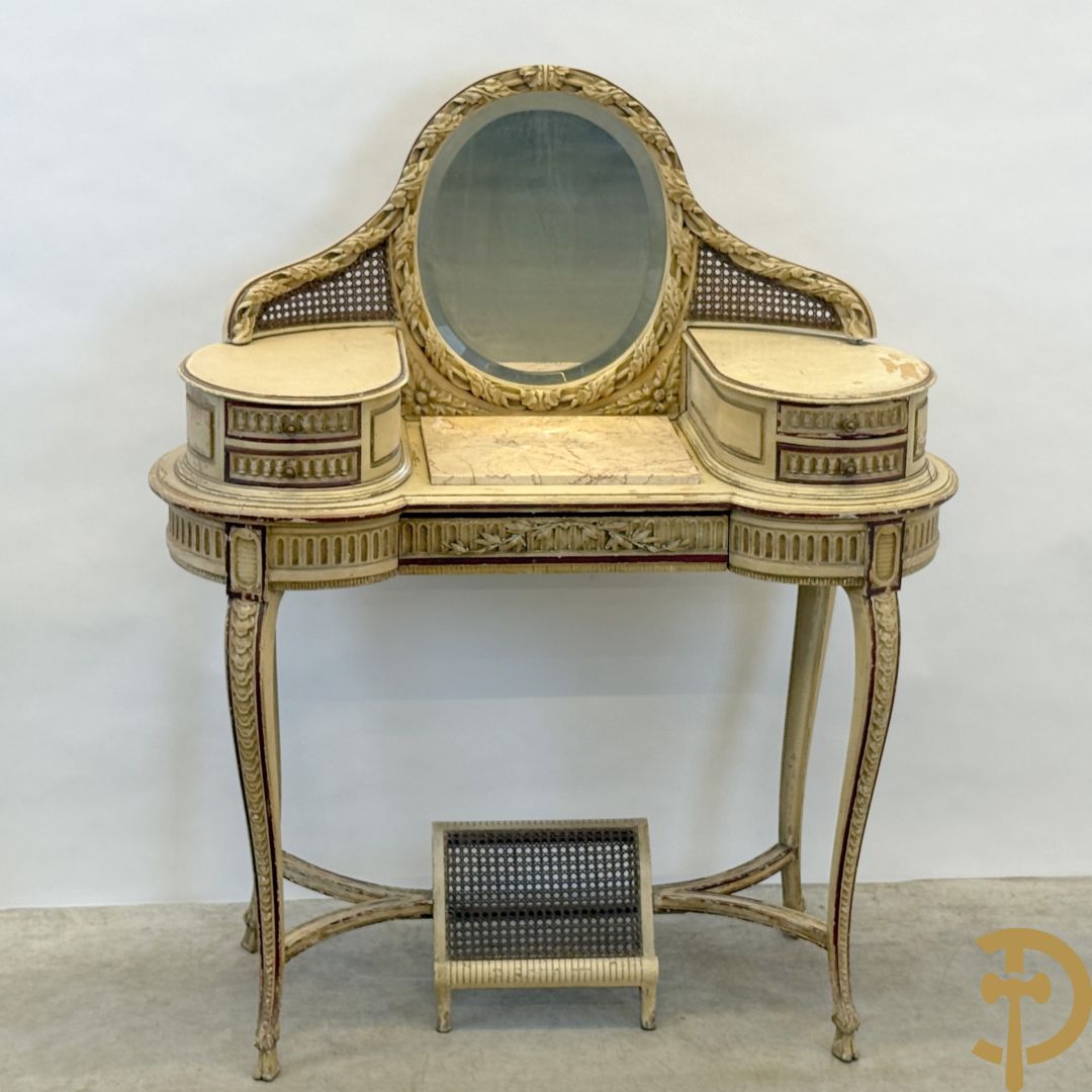 Gepatineerde damesopschiktafel met 5 lades en ovale spiegel, Louis XVI stijl