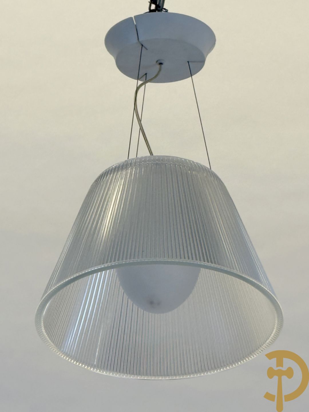 Paar Floss Romeo Moon hanglampen, ontworpen door Starck Philippe