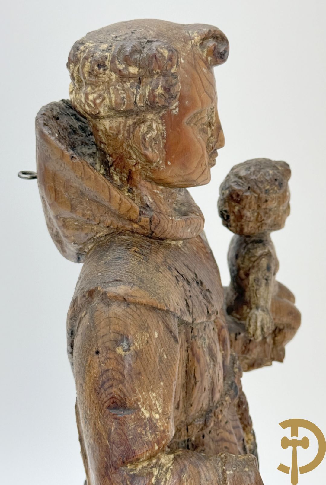 Houtsculptuur van een Heilige met kind