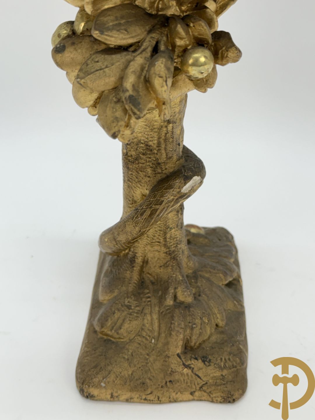 Houtgesculpteerde en vergulde relikwiehouder met boom uit het aards paradijs met de slang, 19e