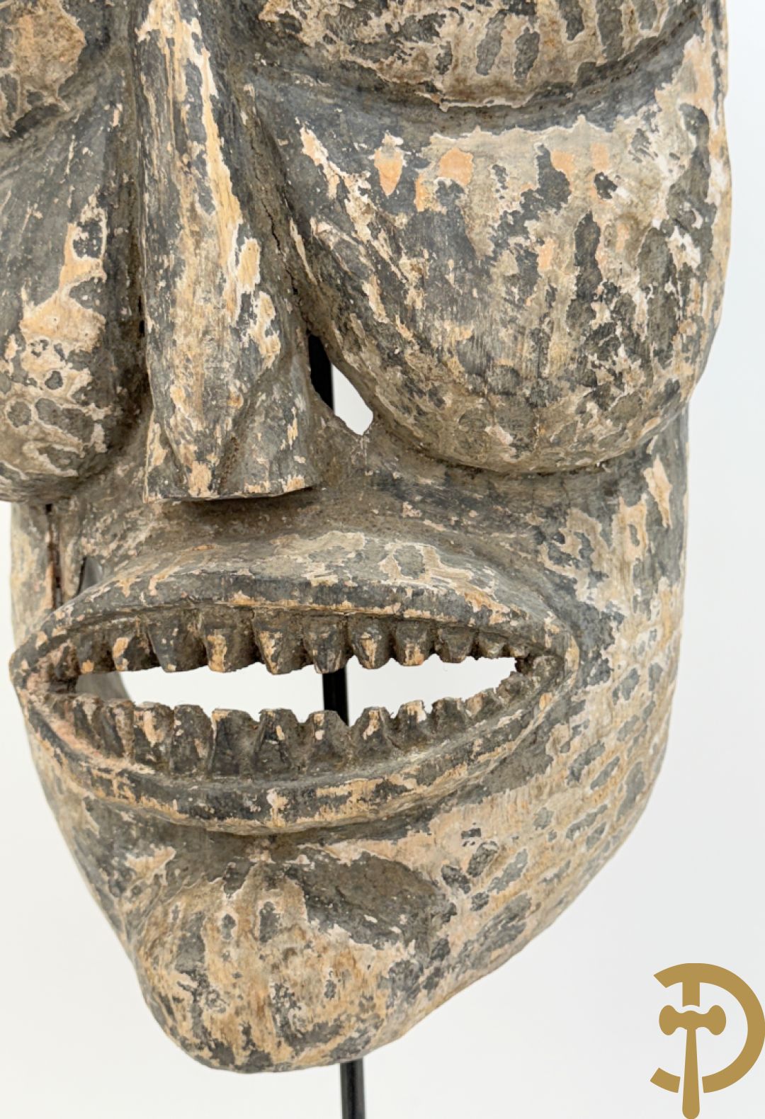 Afrikaans masker met bolle wangen, stam Suku
