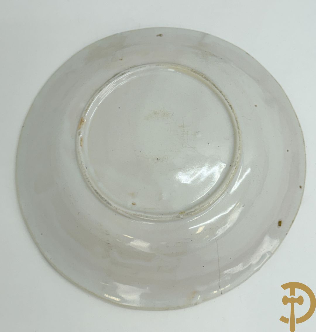Franse borden w.o. Strassbourg met decor van luchtballon, vogel en Chinees figuurtje