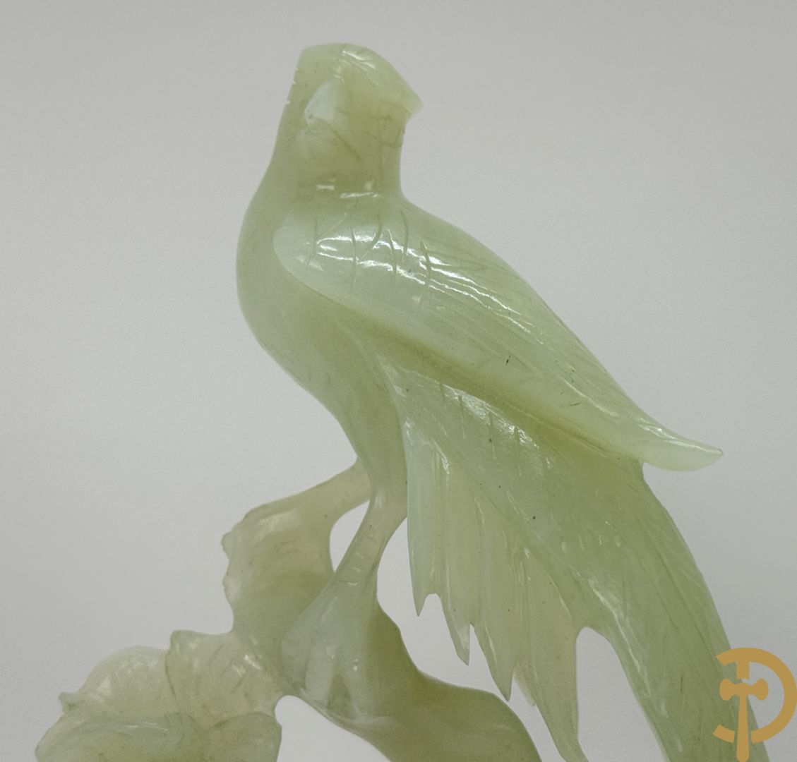Jadeiet sculptuur van boom met vogels + koppel vogels op bloemen in jadeiet + 2 vogels op tak in jadeiet