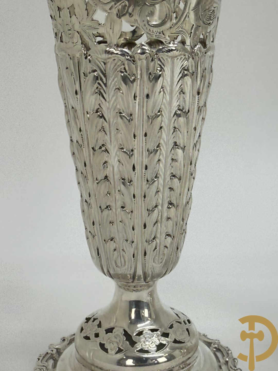 Paar pique fleurs in massief Engels zilver, Londen 1906 en 1908