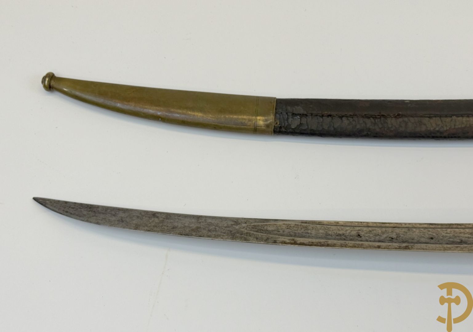 Franse infanterie sabel in lederen schede