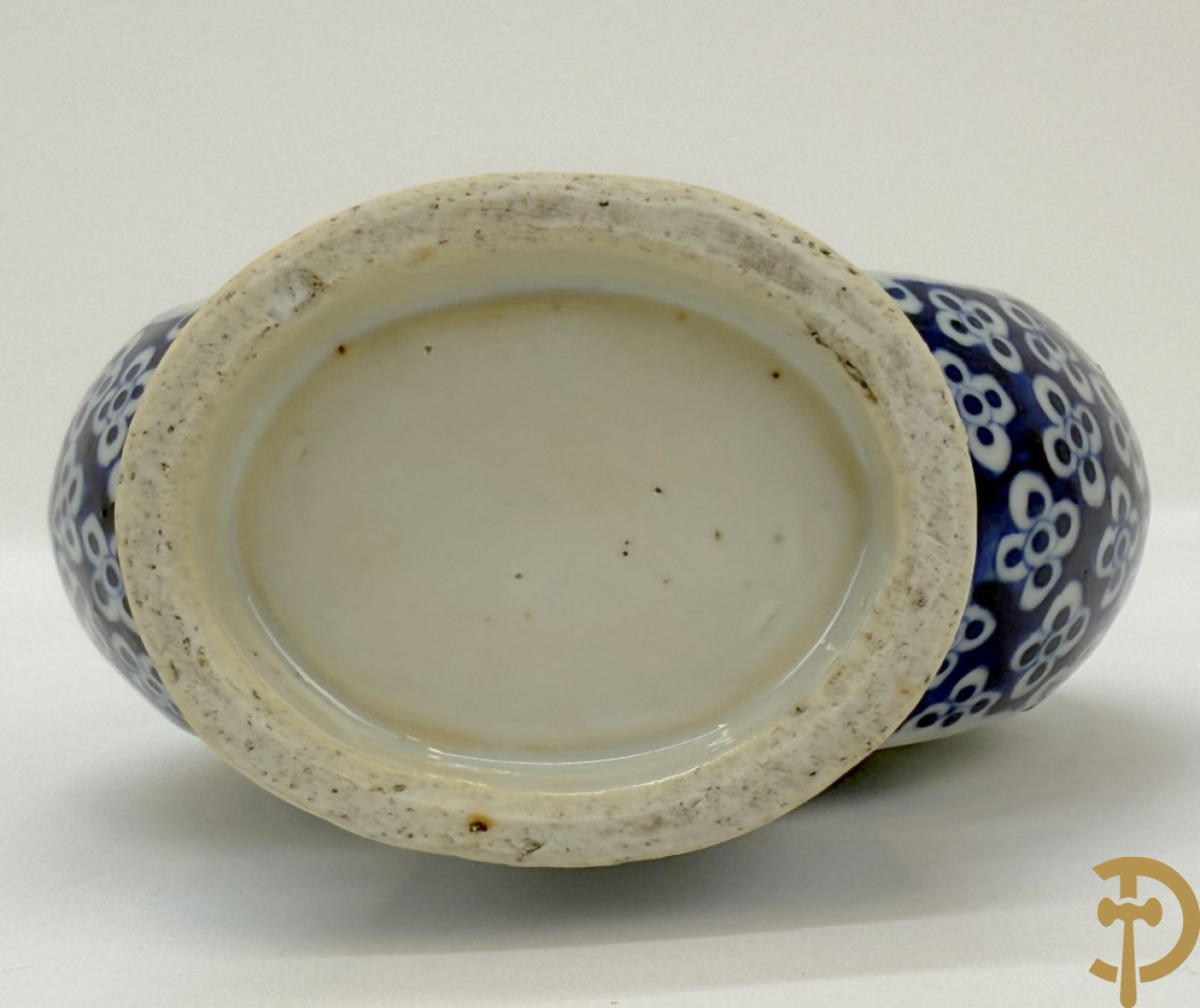 Chinese porseleinen maanvaas met geanimeerd decor
