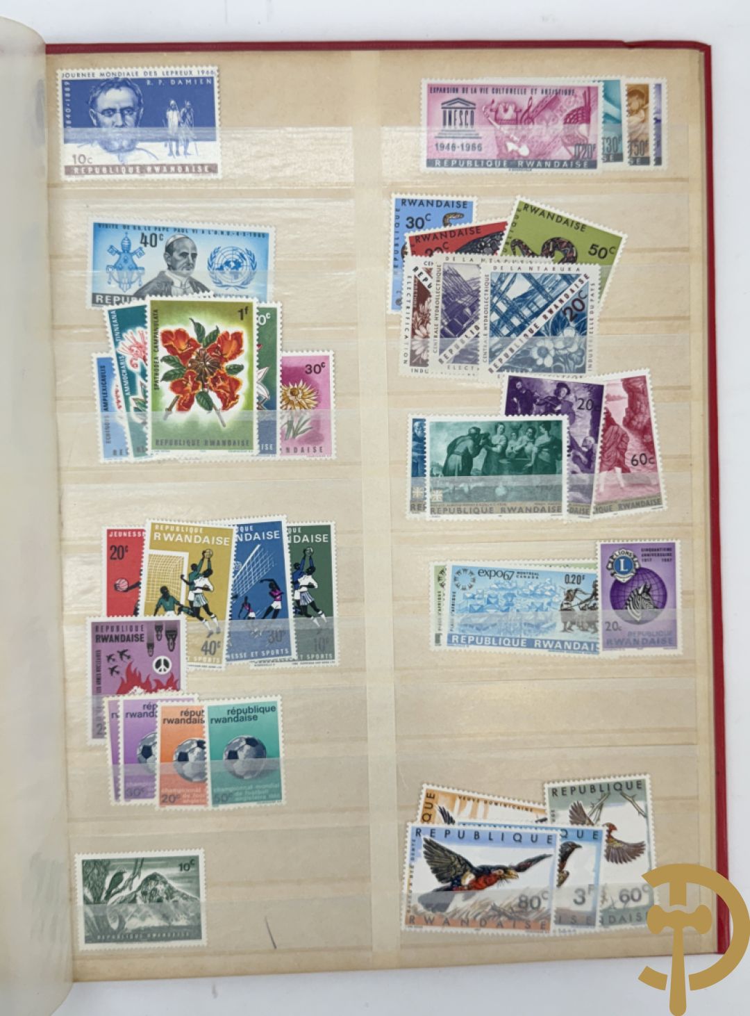10 postzegelalbums van o.a. Duitsland, Congo, België, ... - Heel divers met veel zeldzame zegels