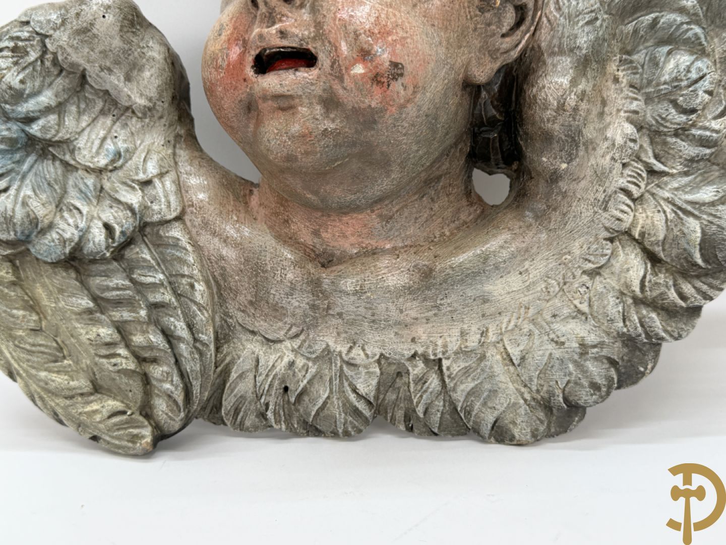 Gepolychromeerde houtsculptuur van engelenhoofd