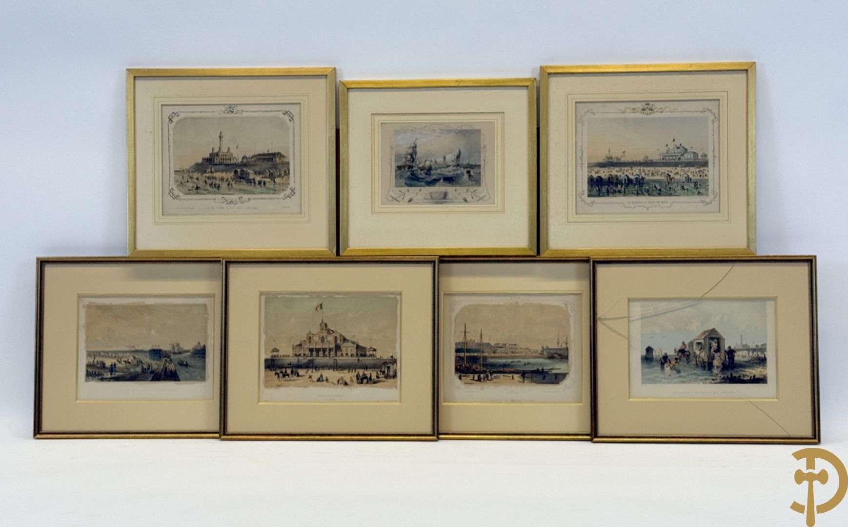 BORREMANS H. (4 stuks) en BUFFA (2 stuks) en CARSE (1 stuk) van - Zeven ingekleurde gravures van Oostende met o.a. Kursaal, vuurtoren, station en pier