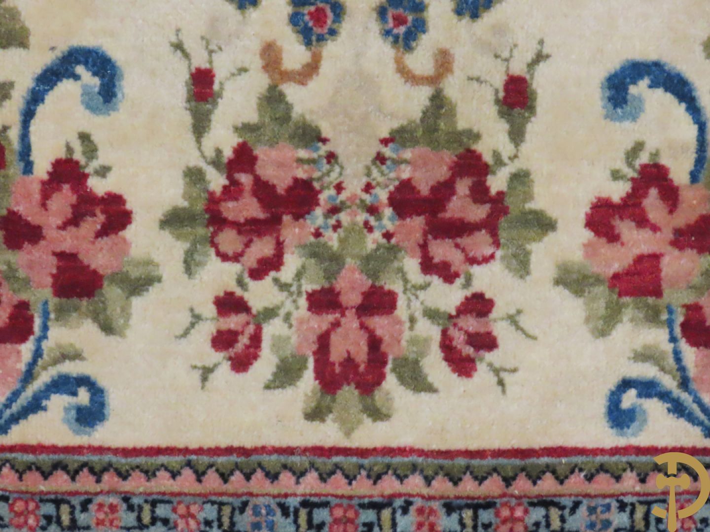 Perzische handgeknoopte loper met geometrische patronen + Perzissch handgeknoopt tapijt Senneh + Oosters handgeknoopt tapijt met bloemendecor + bidtapijtje