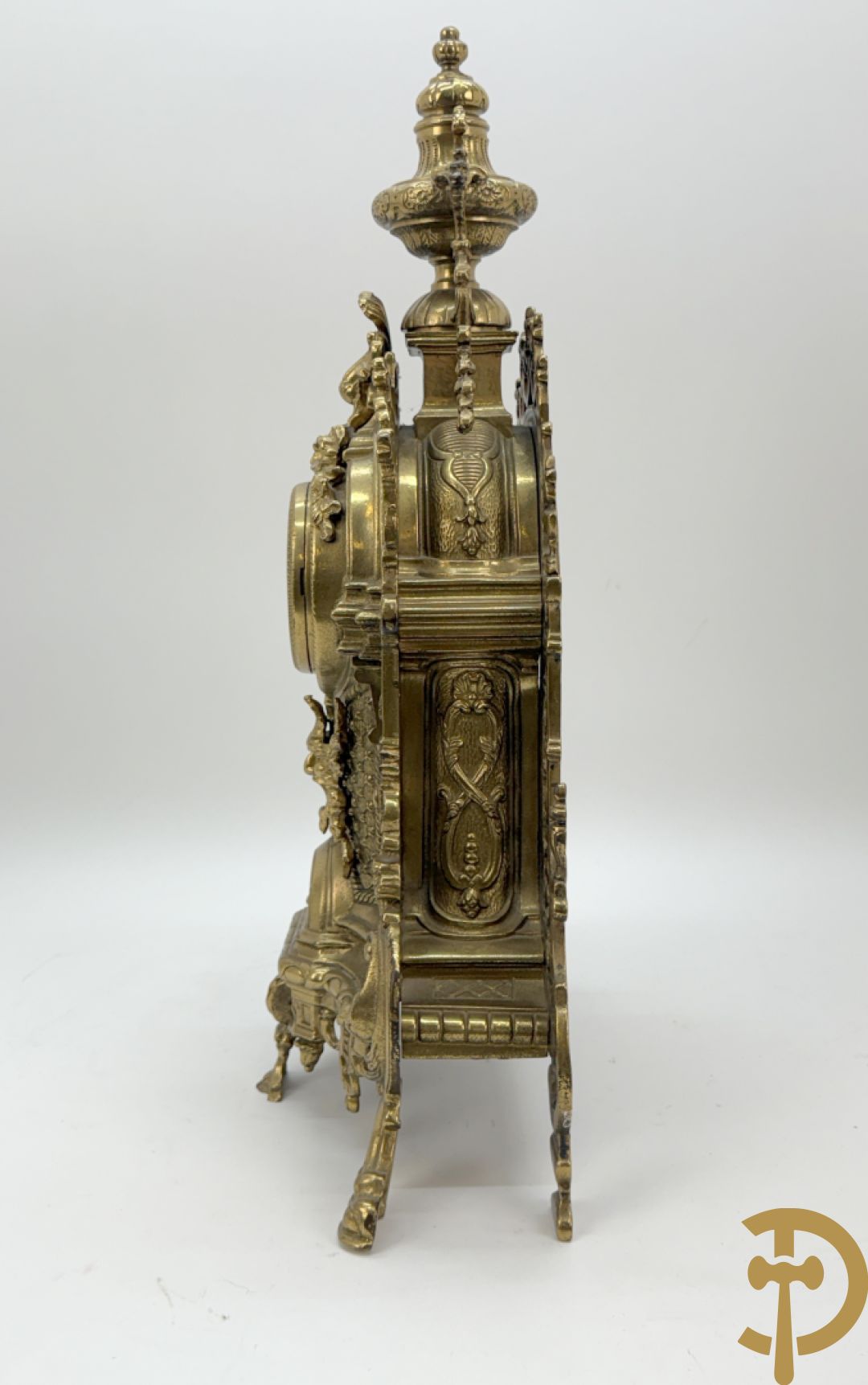 Driedelige vuurvergulde bronzen garnituur, Neo Renaissance stijl