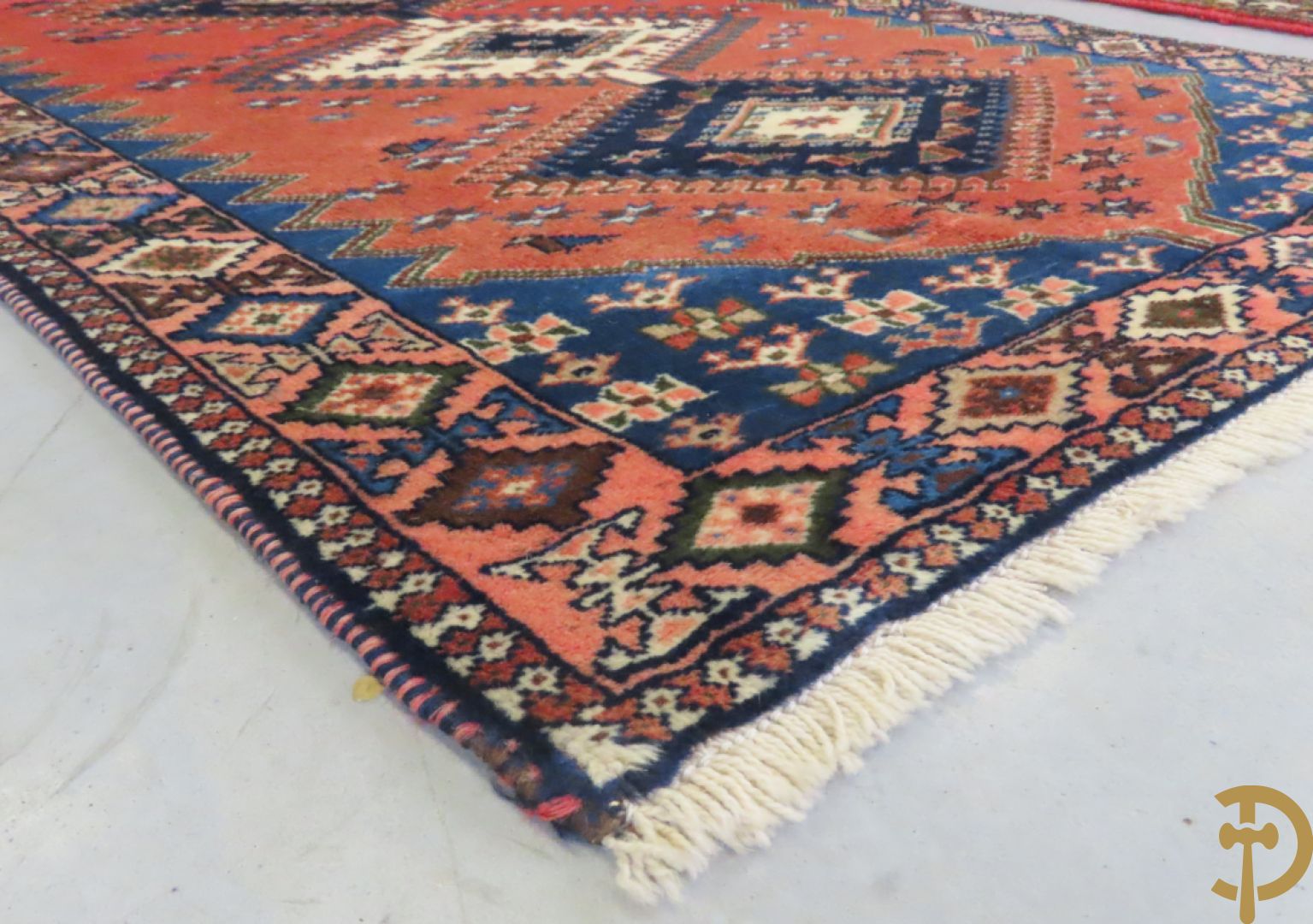 Iranees handgeknoopt tapijt met patronen + Iranees handgeknoopt tapijt Hamadan