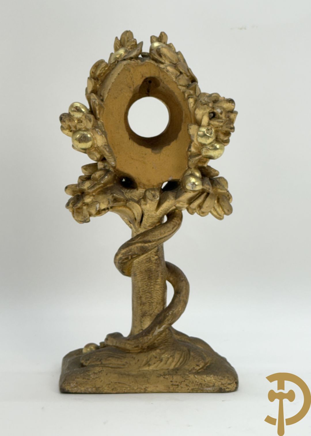 Houtgesculpteerde en vergulde relikwiehouder met boom uit het aards paradijs met de slang, 19e