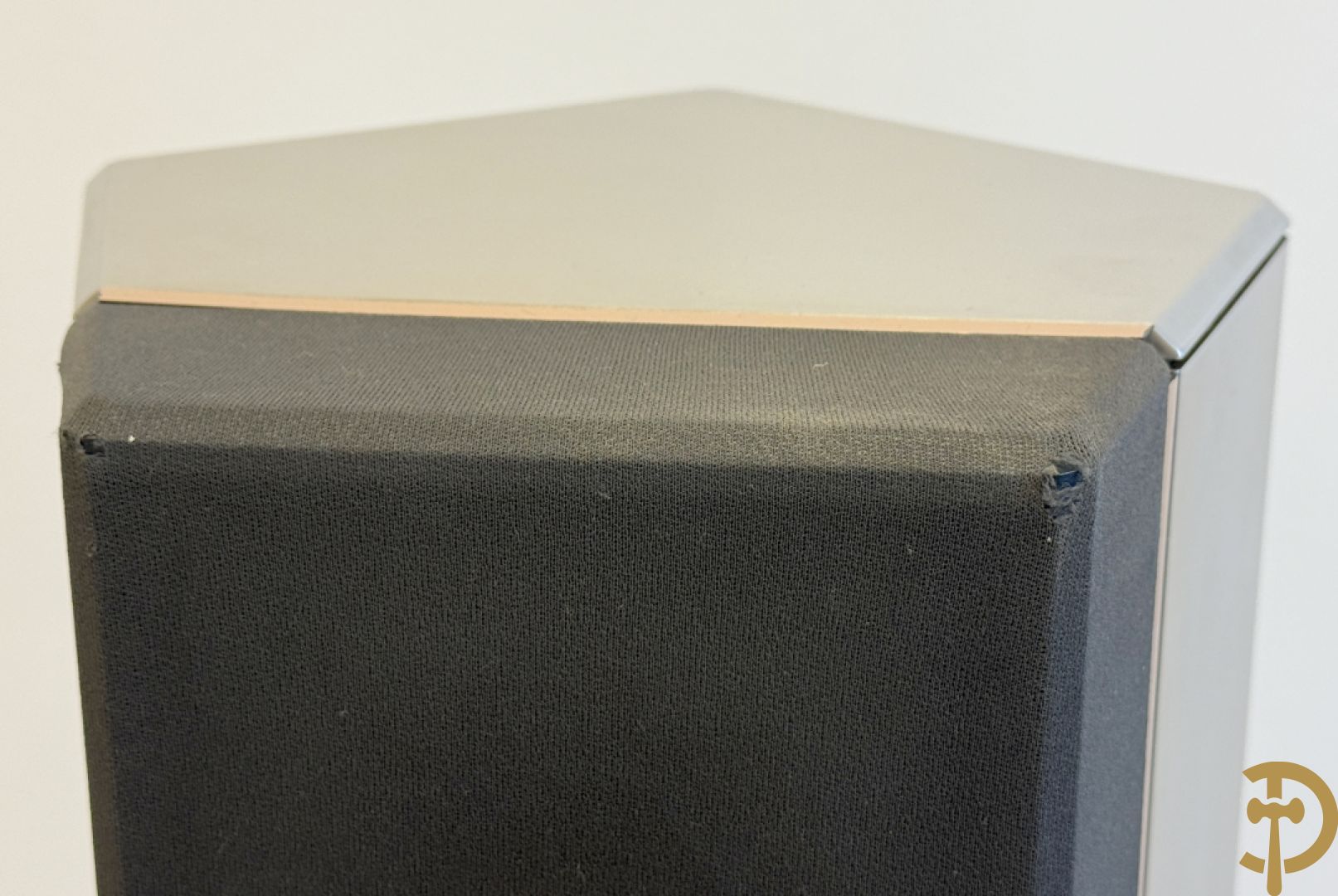 Design muziekinstallatie B & O Beocenter 9500 met bijhorende toren luidsprekers type 6611