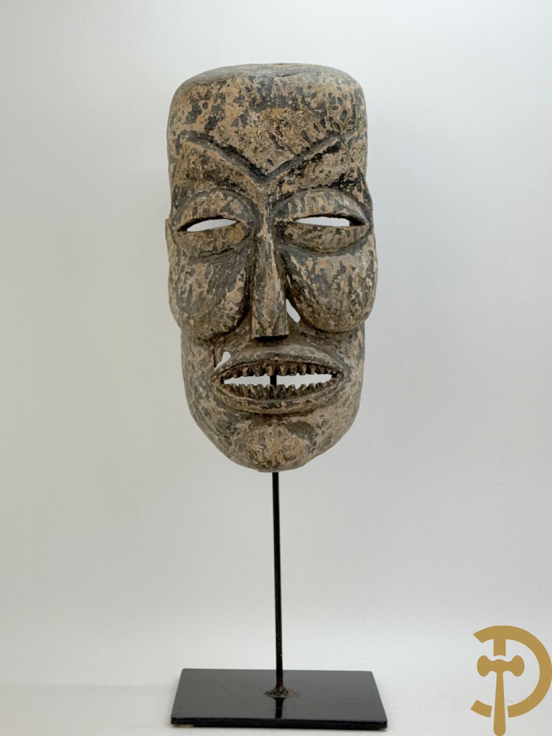 Afrikaans masker met bolle wangen, stam Suku