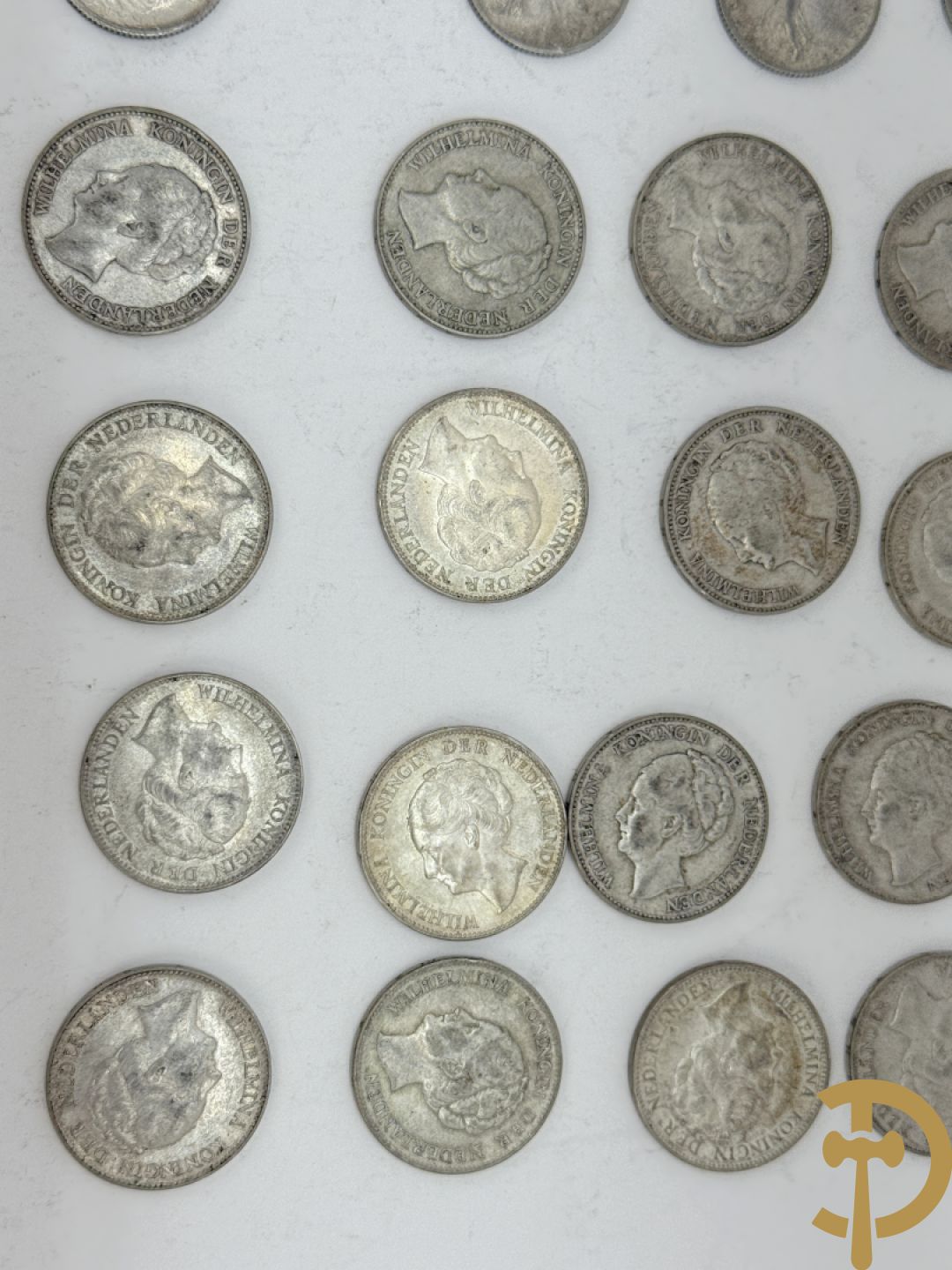 Reeks massief zilveren munten w.o. oude 5 Frank stukken van België en Frankrijk, belgische zilveren munten van 100, 250 en 500 Frank + zilveren munten van 1 Gulden Nederland