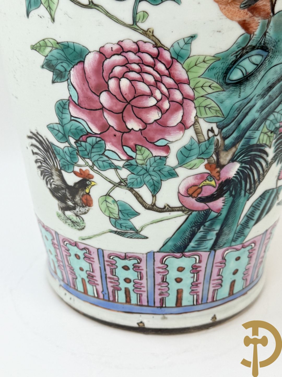 Chinese porseleinen vaas met decor van hanen en bloemen