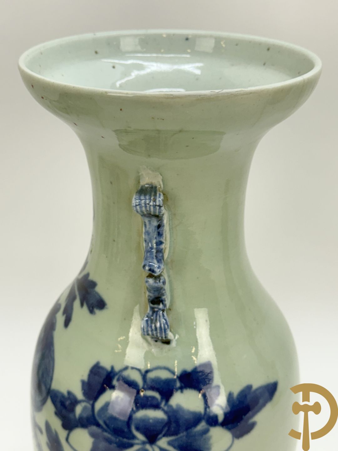 Paar Chinese porseleinen blauw/wit vazen met bloemendecor