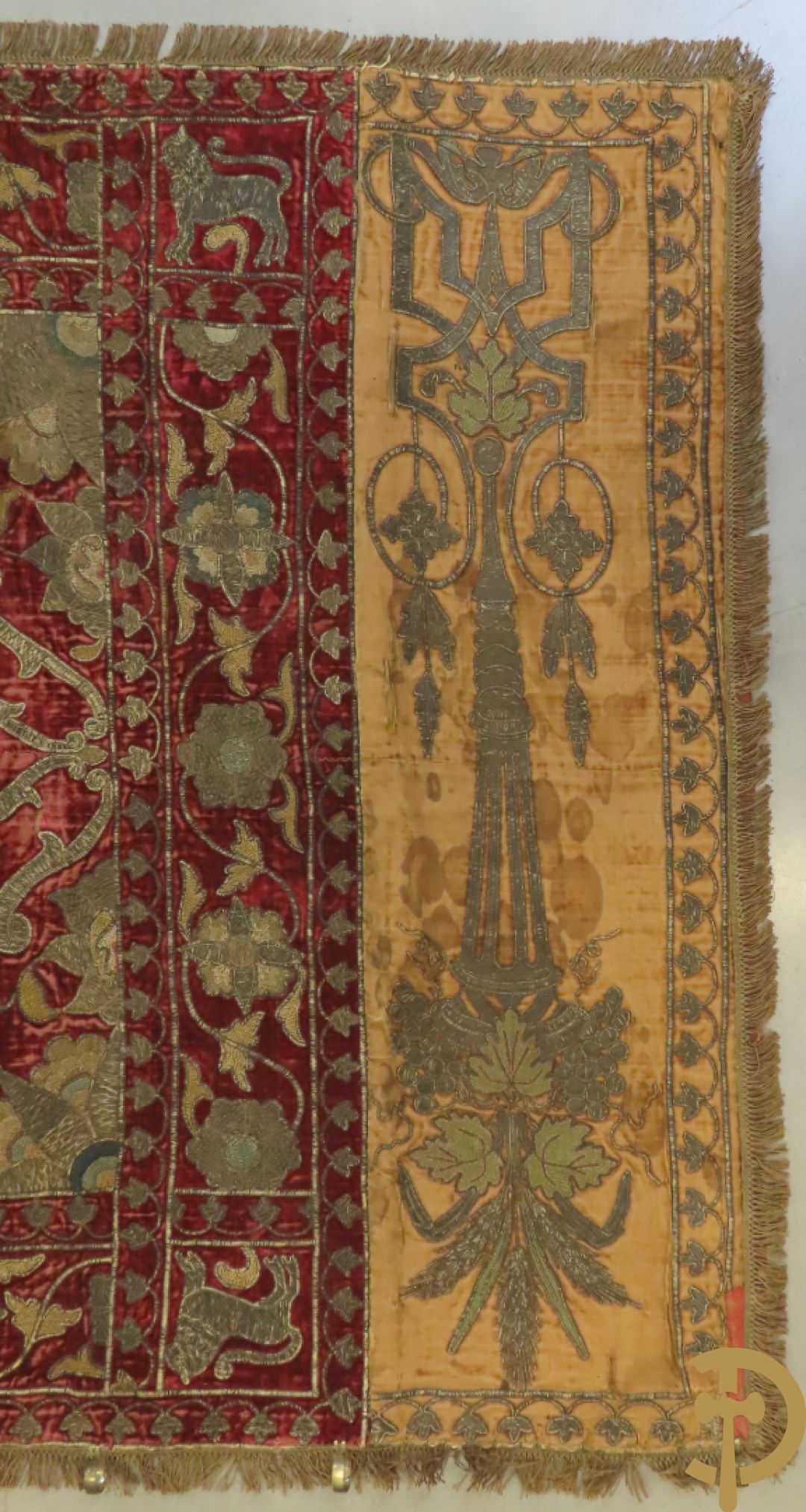 Vroege 19e tapisserie met brocaat van korenaren, paradijsvogels en bloemenmotieven
