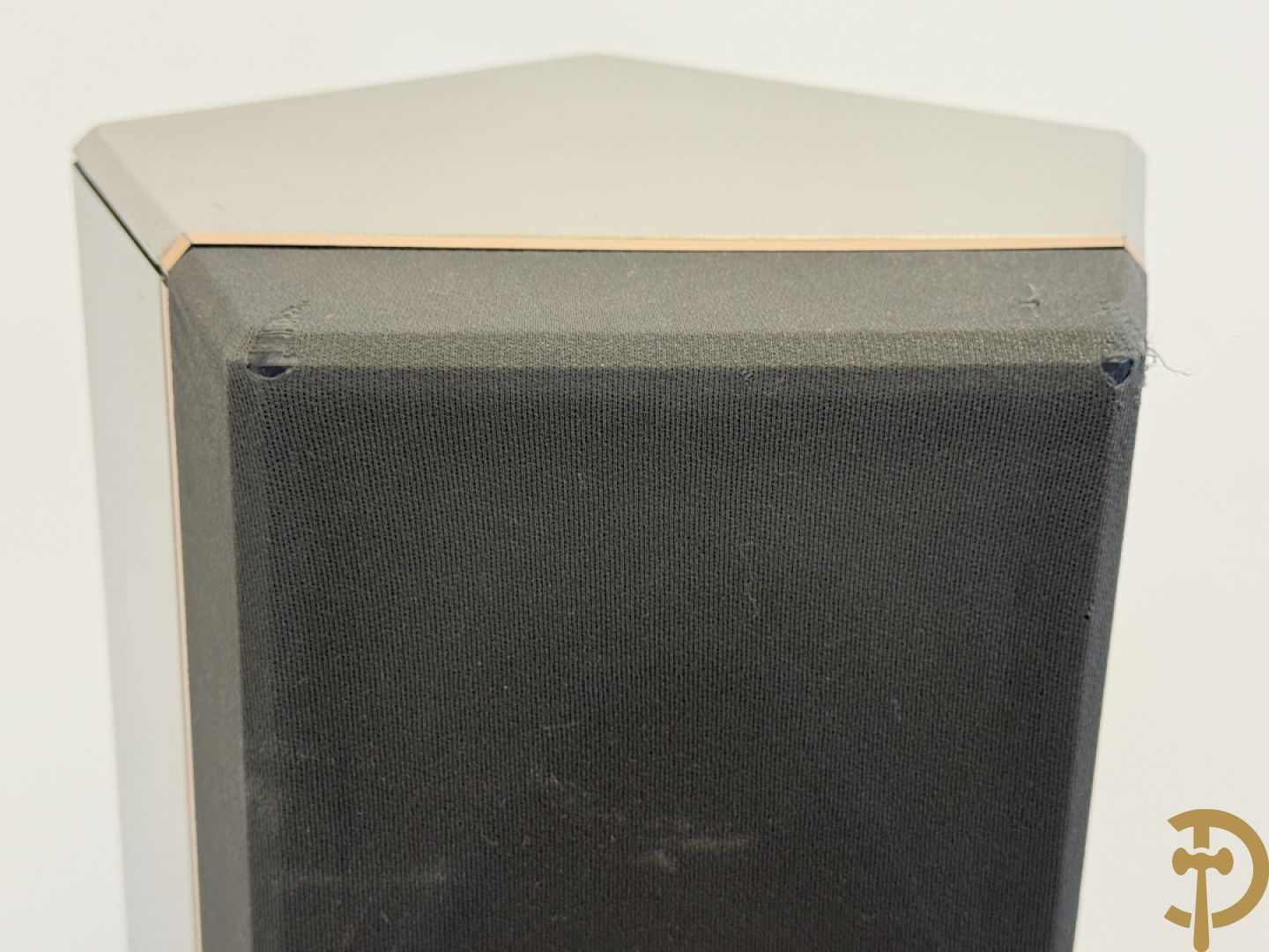 Design muziekinstallatie B & O Beocenter 9500 met bijhorende toren luidsprekers type 6611