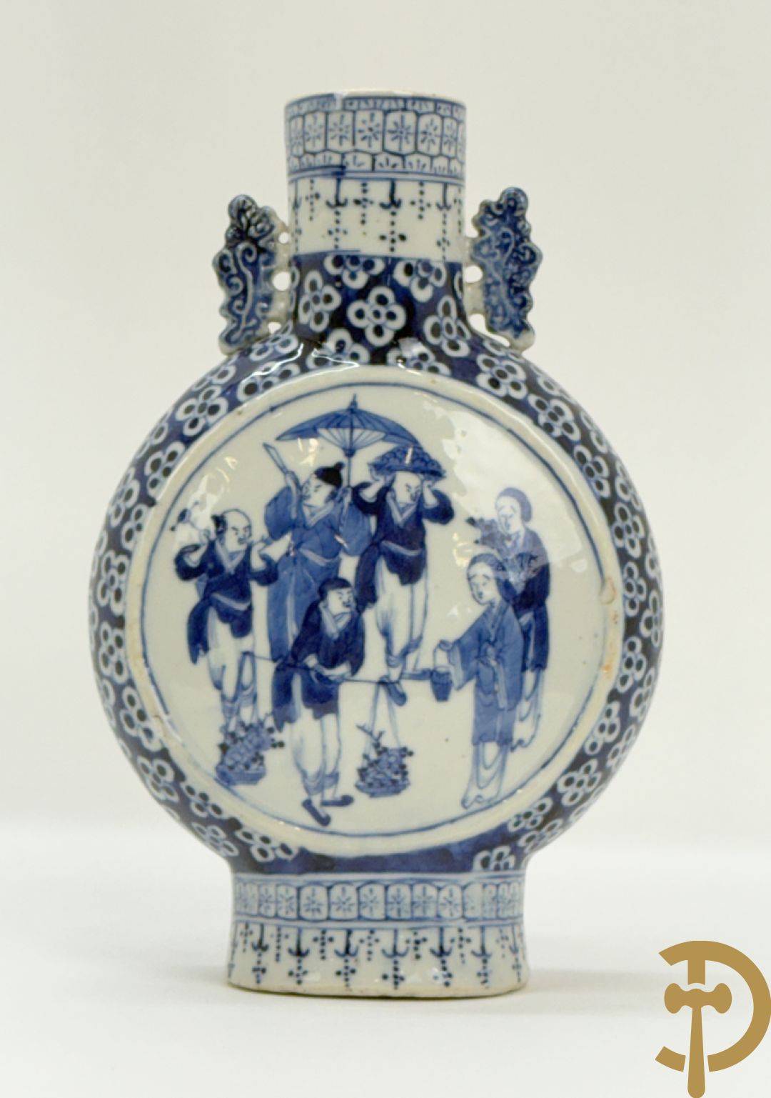 Chinese porseleinen maanvaas met geanimeerd decor