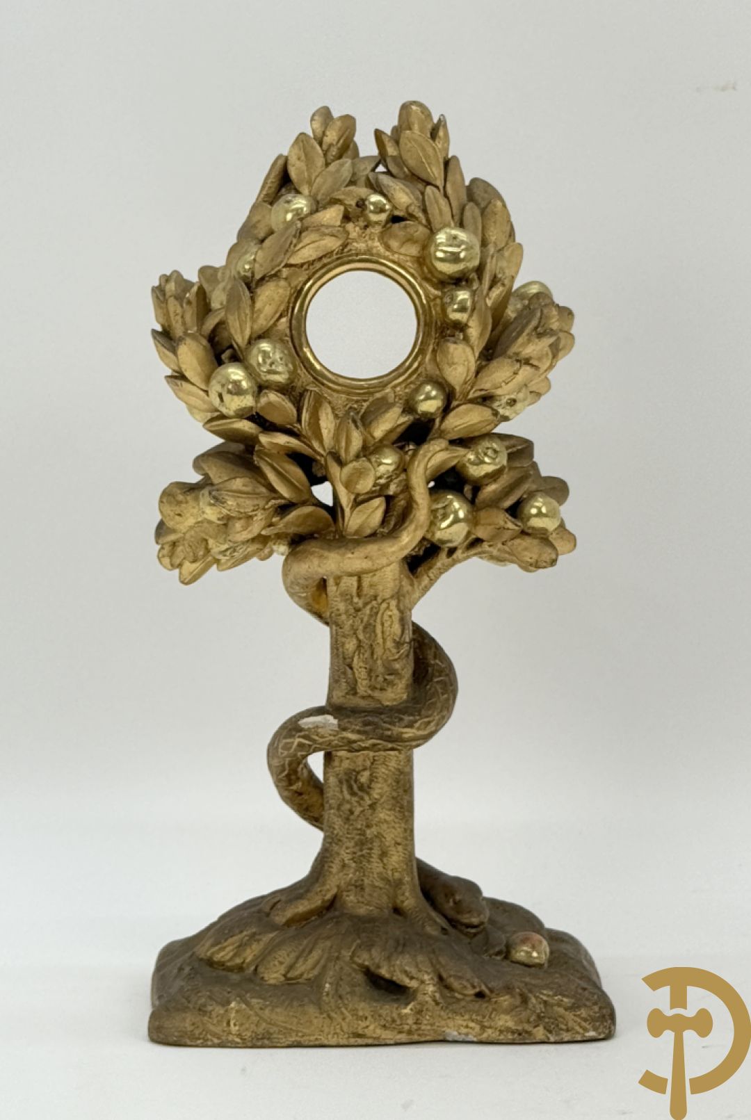 Houtgesculpteerde en vergulde relikwiehouder met boom uit het aards paradijs met de slang, 19e