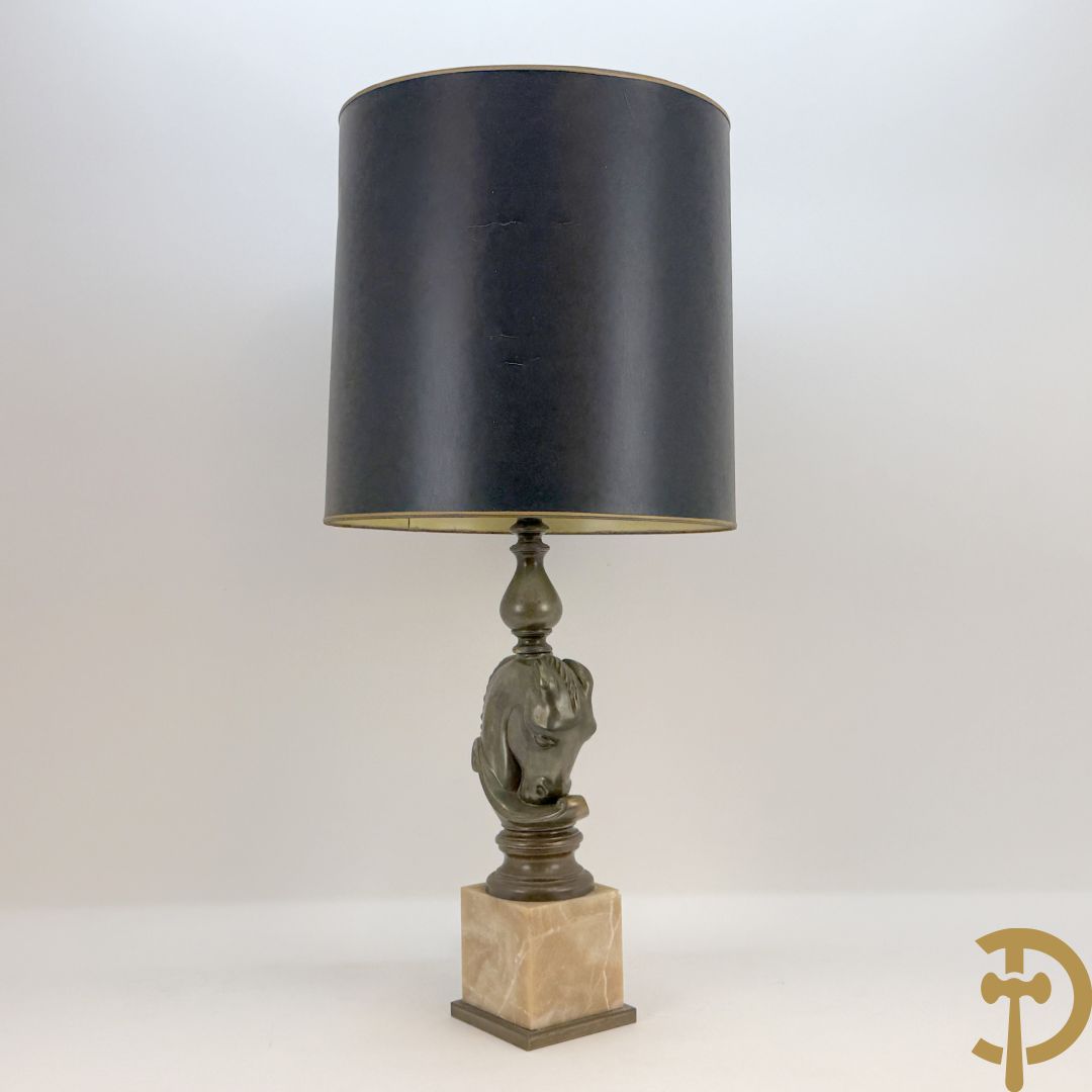 Vintage lampadaire in messing met paardenkop op onix marmeren sokkel