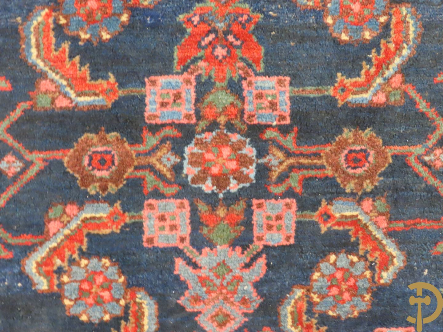 Oosters handgeknoopt tapijt Malayer met geometrisch bloemenpatroon op blauwe fond