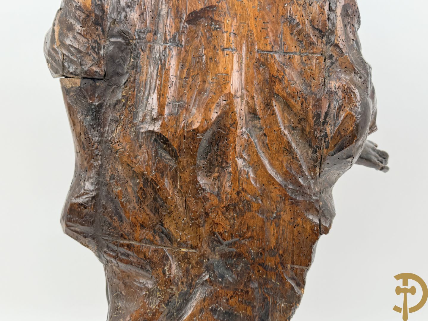 Houtgesculpteerde antieke religieuse voorstelling van evangelist, 18e