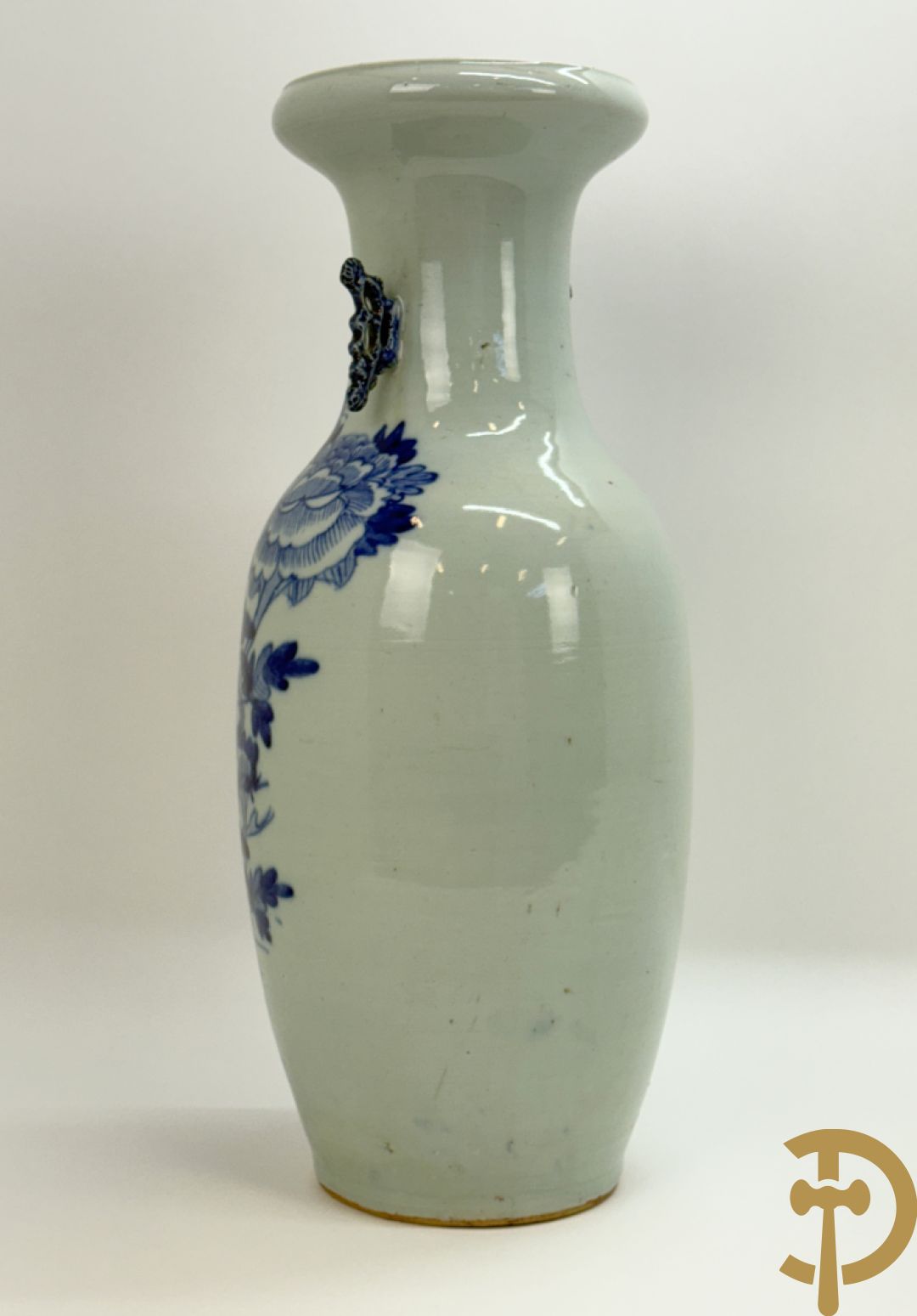 Chinese porseleinen vaas met blauw/wit fenix en bloemendecor